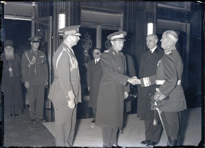 Principele Regent Paul al Iugoslaviei, primit la Gara Regală Mogoșoaia de către M.S. Regele Carol al II-lea