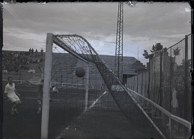 În timpul meciului dintre Combinata C.F.R.-Unirea Tricolor-Juventus și Olympique Marseille