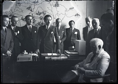 Eugen Titeanu, subsecretar de stat în Ministerul Propagandei, luând cuvântul după declarațiile lui George Lansbury