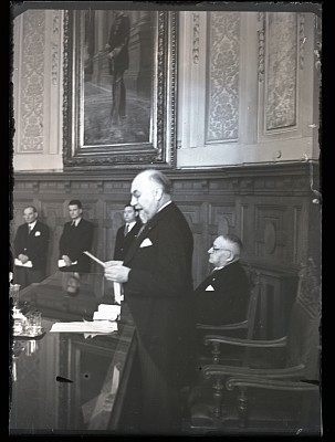 Ing. Gh. Penescu-Kertsch, președintele Camerei de Comerț și Industrie, rostind discursul la inaugurarea Camerei de Comerț Româno-Iugoslave