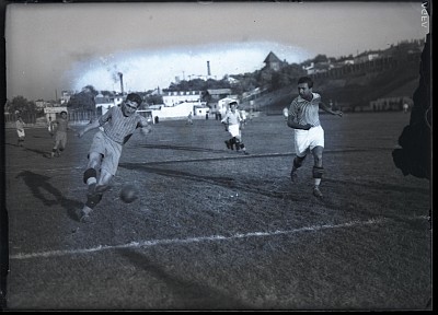 Meci de fotbal al F.C. Rapid pe stadionul A.N.E.F.