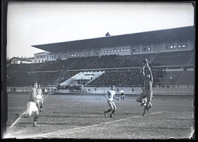 Meci de fotbal al F.C. Rapid pe stadionul A.N.E.F.