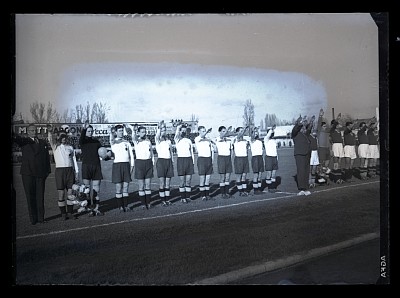 Meci amical de fotbal între reprezentativele Bucureștiului și Berlinului