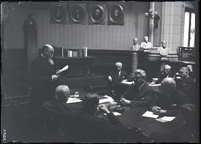 Academia Română, comunicarea prof. Nicolae Iorga