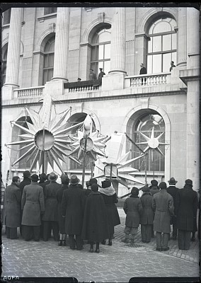 Colindători cu steaua la Palatul Regal din Calea Victoriei