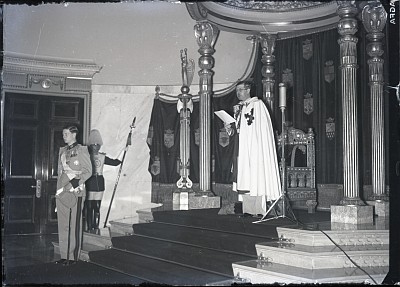 Ceremonie la Palatul Regal în prezența Majestăților Sale, Regele Carol al II-lea și Mare Voievod Mihai