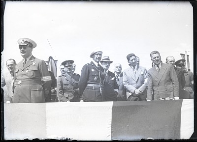 Teofil Sidorovici prezent la un eveniment aviatic alături de pilotul George Valentin Bibescu
