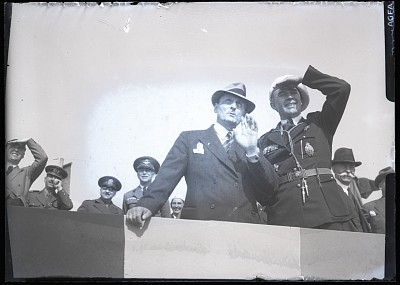 Teofil Sidorovici prezent la un eveniment aviatic alături de pilotul George Valentin Bibescu