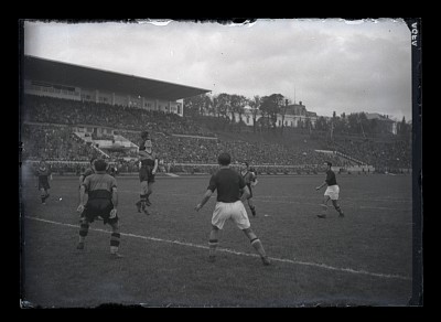 Meci de fotbal între România-Ungaria pe Stadionul O.N.E.F.