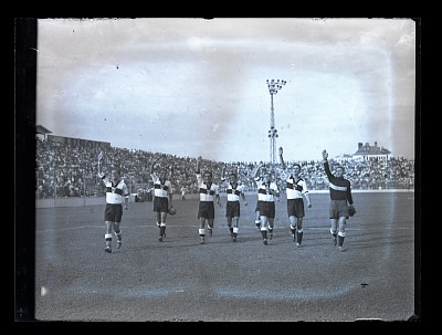 Membrii echipei F.C. Sportul Studențesc înainte de meci pe Stadionul Venus