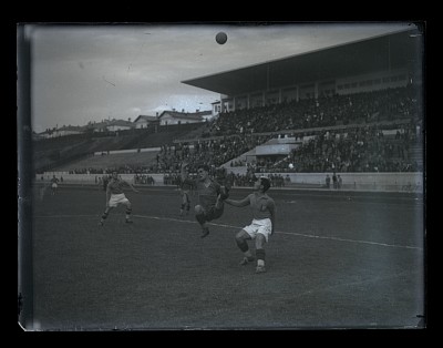 Meci de fotbal pe Stadionul O.N.E.F. în cadrul competiției universitarilor