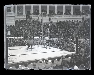 Gală de box la Arenele Romane