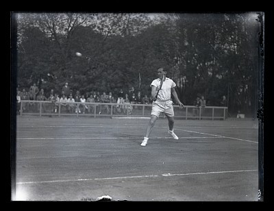A. Schmidt în timpul semifinalei de tenis de la București