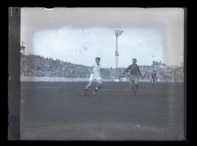 Meci de fotbal dintre Ripensia Timișoara și Admira Austria pe Stadionul Venus