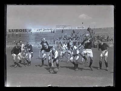 Meci de fotbal neconvențional pe Stadionul Venus