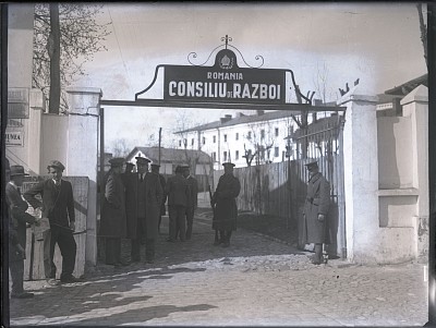 Intrarea în sediul Consiliului de Război din Capitală