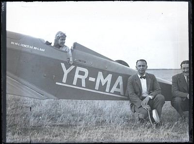 Aviatoarea Marina Știrbei și pilotul american Al. Ulman pe aerodromul Băneasa