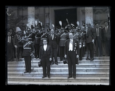 Grup oficialități la parastasul de șapte ani în memoria Regelui Ferdinand