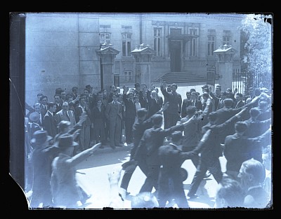 Lideri ai extremei drepte la o manifestație a partidului