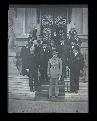 Mareșal Josef Pilsudski alături de Nicolae Iorga și membrii ai Guvernului la Palatul Regal