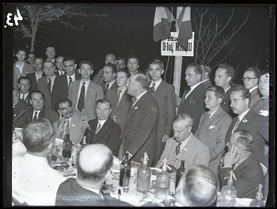 Cină politică în aer liber