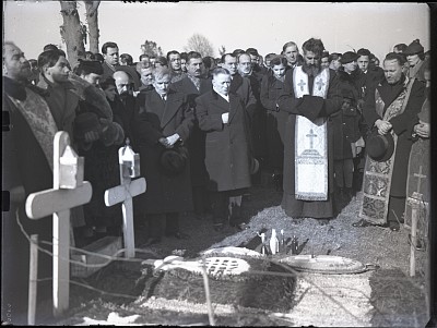 Moment solemn la înmormântare