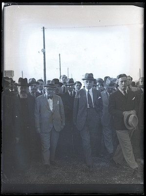 Primarul Capitalei Alexandru Donescu alături de consilieri