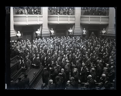 Adunare în Parlament