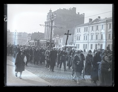 Procesiune religioasă pe Calea Griviței