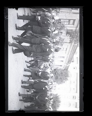 Oficialități în timpul unei parade