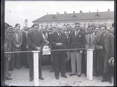 Autorități locale la un eveniment inaugural