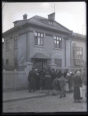 Coadă la primirea ajutoarelor sociale