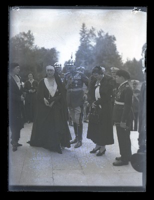 M.S. Regele Carol al II-lea și M.S. Regina Maria la parastasul Regelui Ferdinand I, Curtea de Argeș