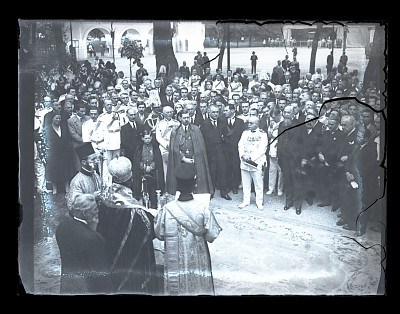 Regele Carol al II-lea și Mihai la expoziția tehnică