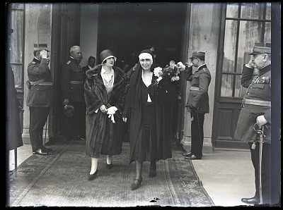 Regina Maria alături de principesa Ileana