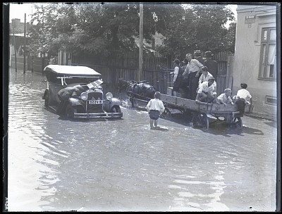 Inundație pe o stradă din București