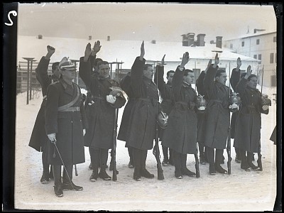 Depunerea jurământului la Școala militară
