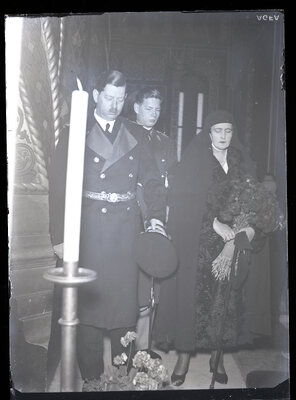 Parastasul de la Curtea de Argeș, în prezența M.S. Regele Carol al II-lea, a Principesei Ileana și a Marelui Voievod Mihai