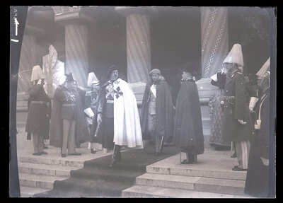 Majestățile Sale, Regele Carol al II-lea și Mare Voievod de Alba Iulia Mihai, participă la slujba religioasă de Anul Nou la Patriarhie
