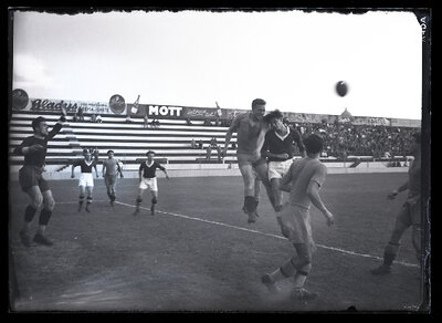 Meci fotbal dintre Ripensia Timișoara și S.K. Iugoslavia pe Stadion Venus