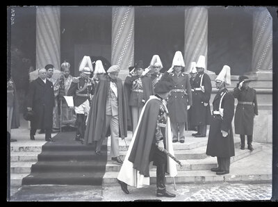Majestățile Sale, Regele Carol al II-lea și Mare Voievod de Alba Iulia Mihai, participă la slujba religioasă de Anul Nou la Patriarhie