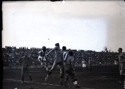 Meci de fotbal dintre Ripensia Timișoara și Ferencvaros, pe Stadionul Venus