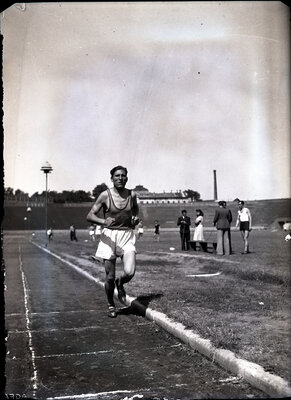Dinu Cristea la Concursul Atletic de pe Stadionul A.N.E.F.