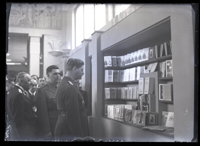 Majestatea Sa, Regele Carol al II-lea, la deschiderea Expoziției "Luna Cărții", București